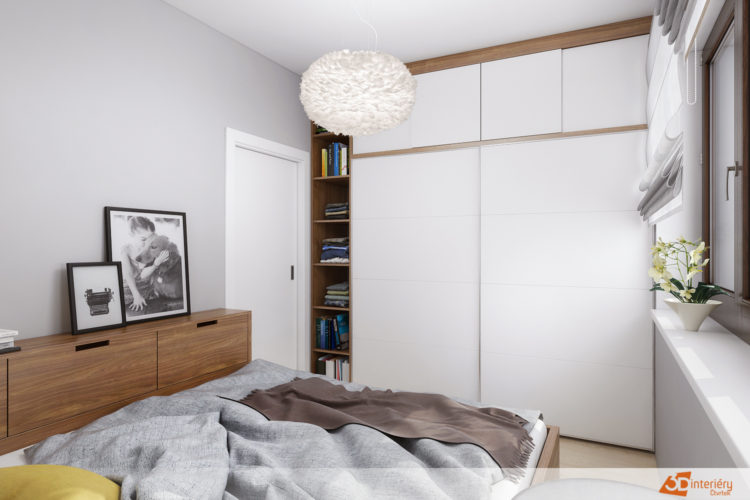 S dekorem dřeva – malá paneláková ložnice