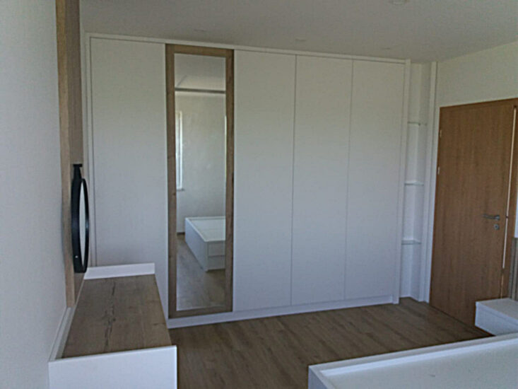Vestavěné skříně do ložnice